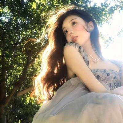隔楼女孩：我们之间的层距 海报